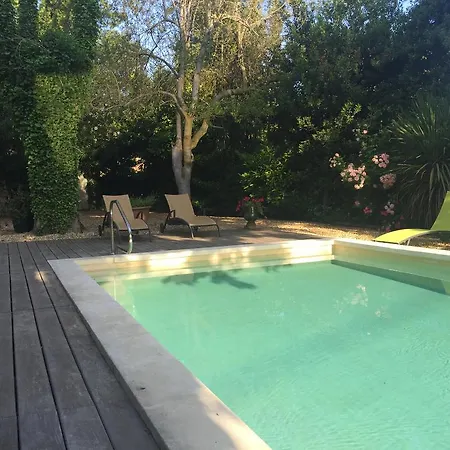 Bed & Breakfast La Maison Des Lauriers Arpaillargues-et-Aureillac