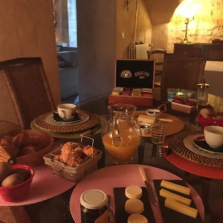 La Maison Des Lauriers Bed & Breakfast